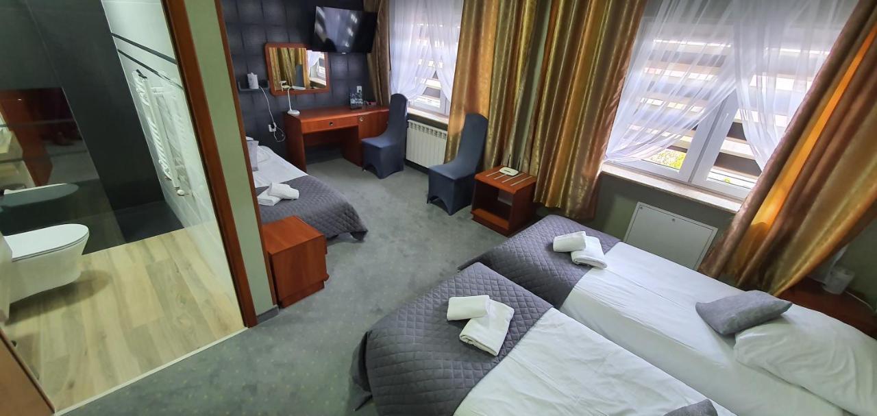 Hotel Bursztynowy Jozefow na Wisla Buitenkant foto