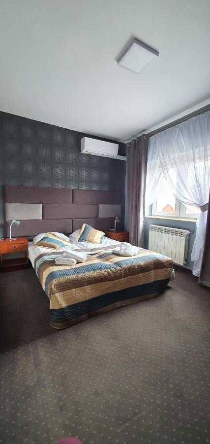 Hotel Bursztynowy Jozefow na Wisla Buitenkant foto