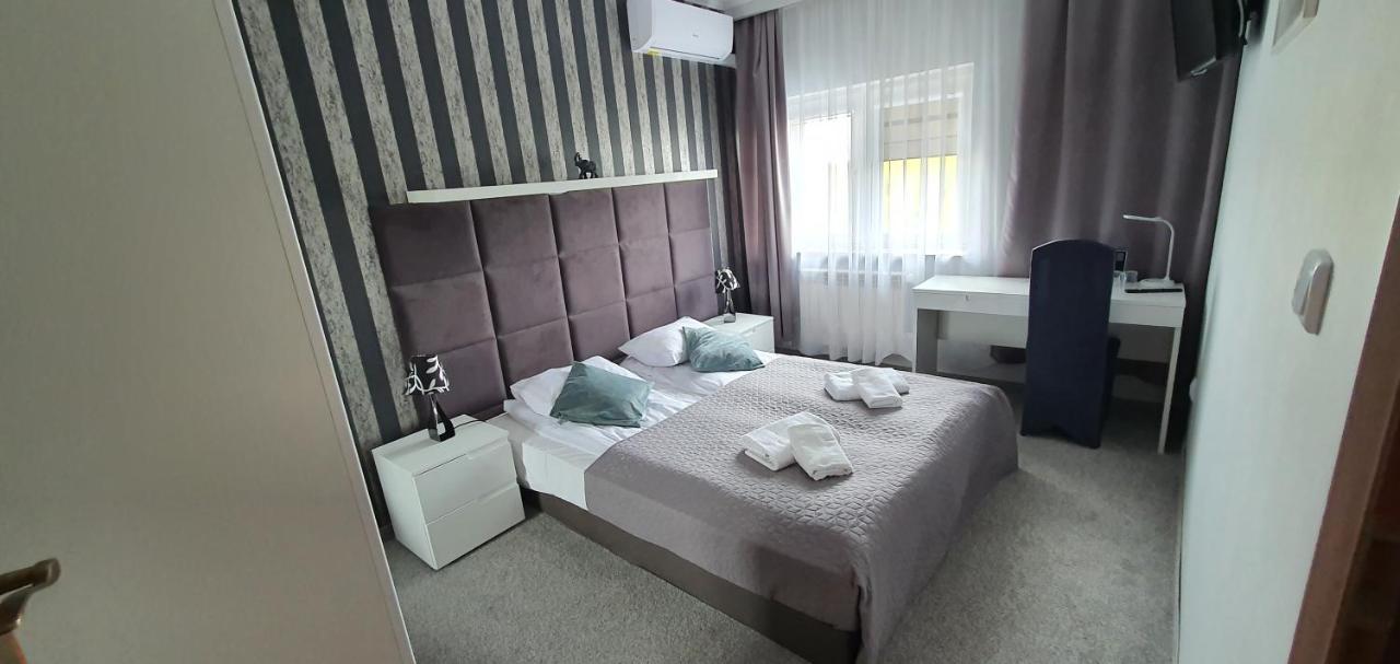 Hotel Bursztynowy Jozefow na Wisla Buitenkant foto