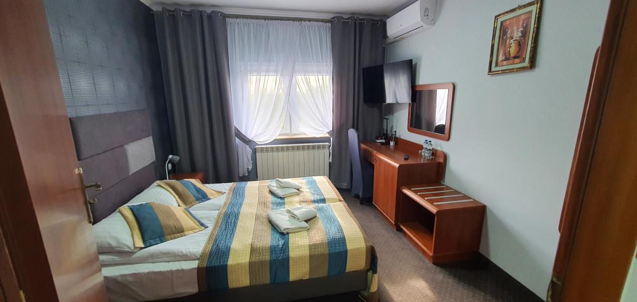 Hotel Bursztynowy Jozefow na Wisla Buitenkant foto