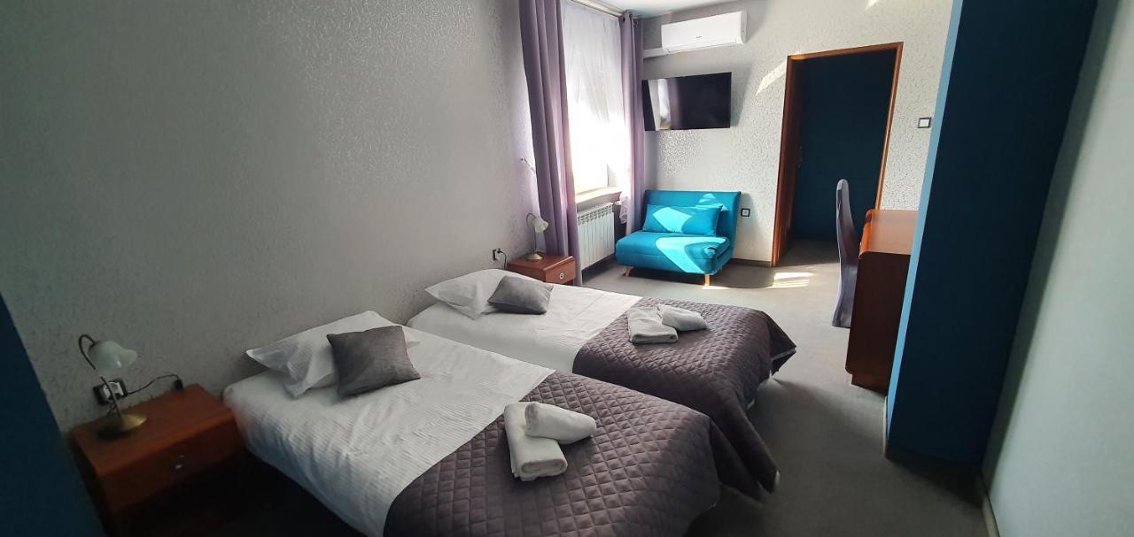 Hotel Bursztynowy Jozefow na Wisla Buitenkant foto