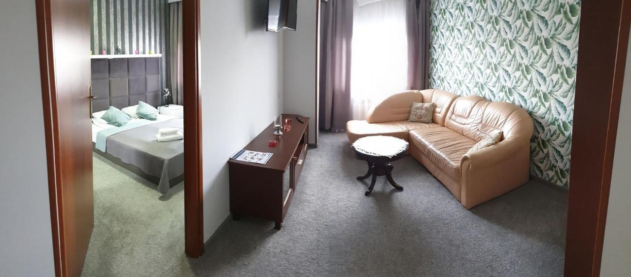 Hotel Bursztynowy Jozefow na Wisla Buitenkant foto