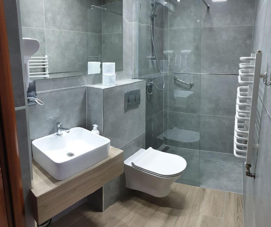 Hotel Bursztynowy Jozefow na Wisla Buitenkant foto